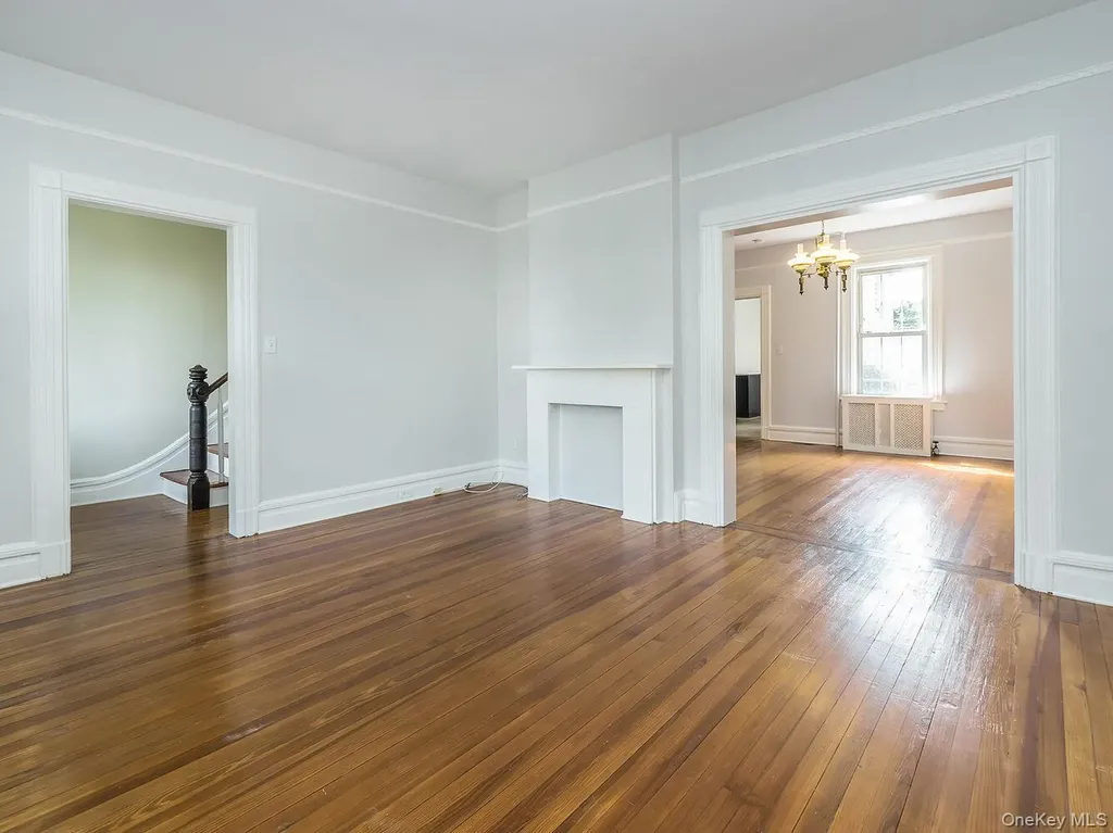 75 12th Avenue Sea Cliff NY 11579