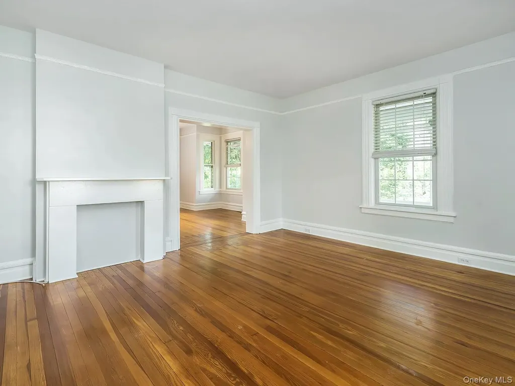 75 12th Avenue Sea Cliff NY 11579