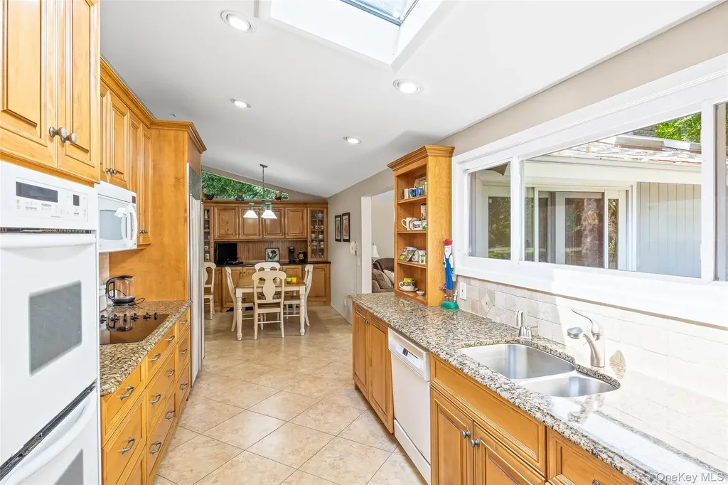 34 Cherry Lane E Syosset NY 11791
