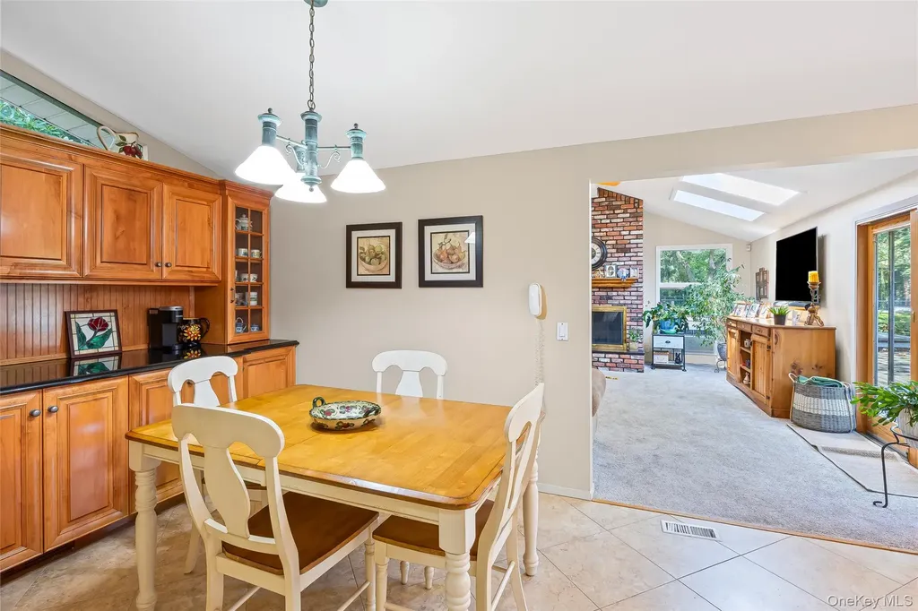 34 Cherry Lane E Syosset NY 11791