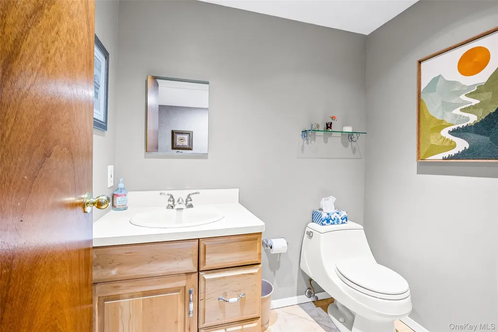 34 Cherry Lane E Syosset NY 11791