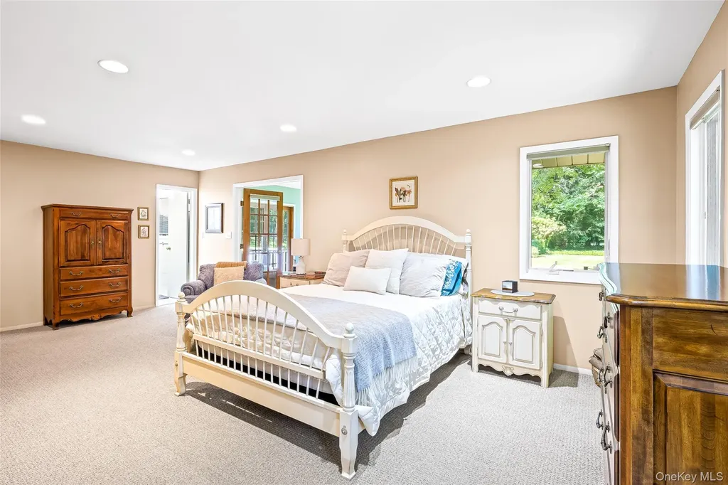 34 Cherry Lane E Syosset NY 11791
