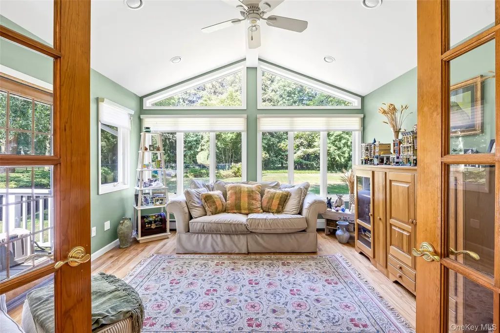 34 Cherry Lane E Syosset NY 11791