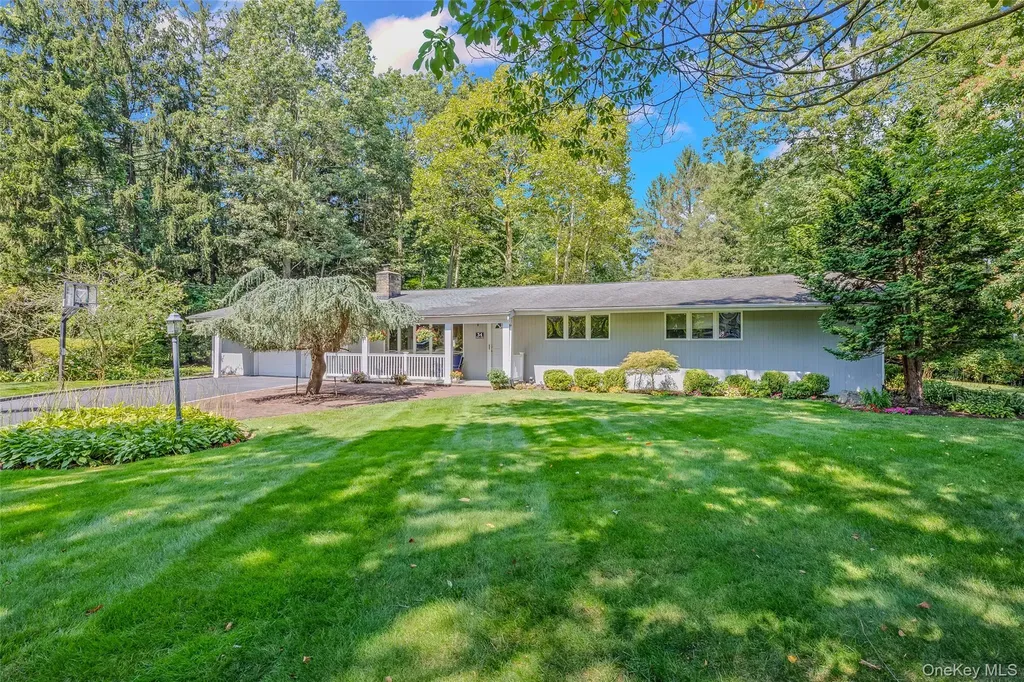 34 Cherry Lane E Syosset NY 11791