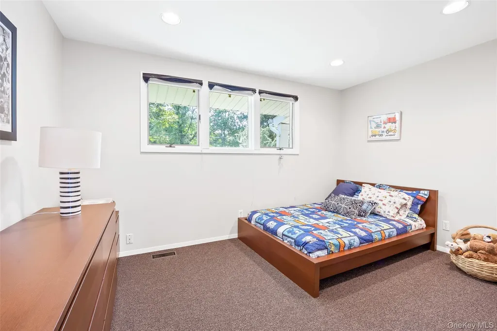 34 Cherry Lane E Syosset NY 11791