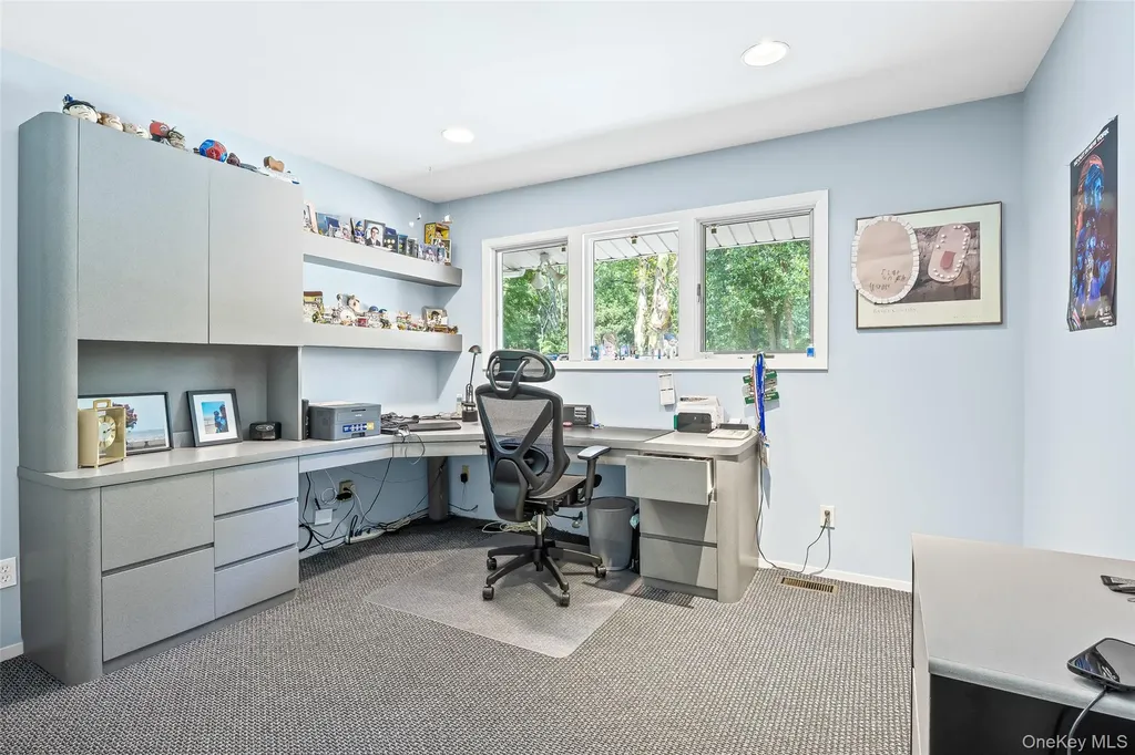 34 Cherry Lane E Syosset NY 11791