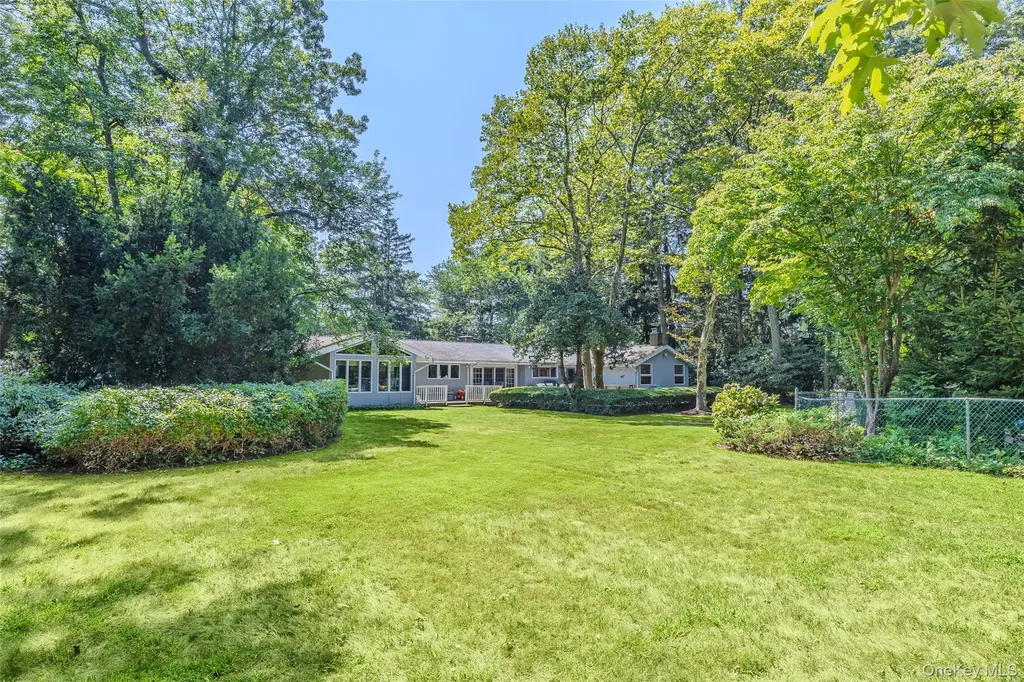 34 Cherry Lane E Syosset NY 11791