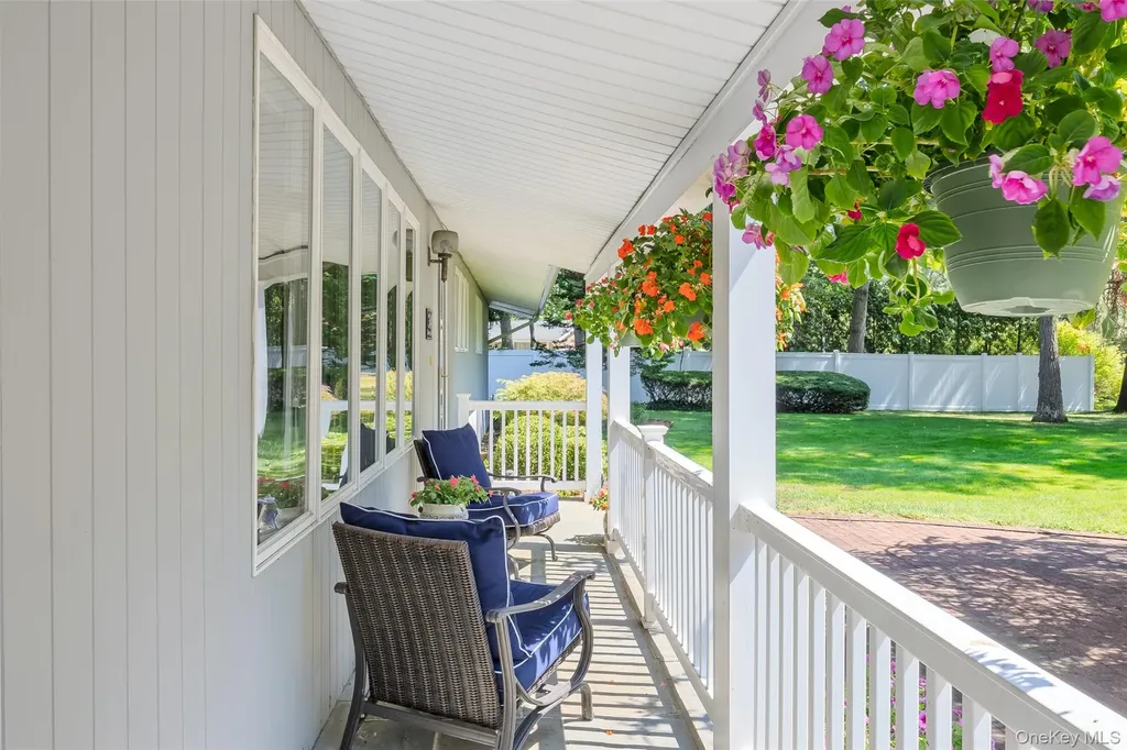 34 Cherry Lane E Syosset NY 11791