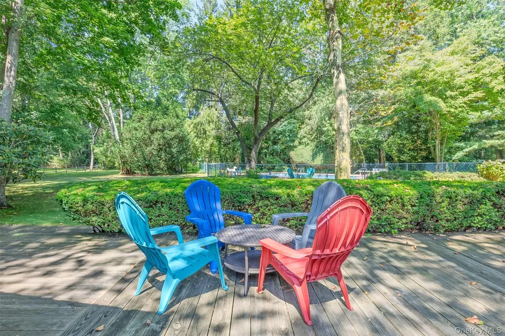 34 Cherry Lane E Syosset NY 11791
