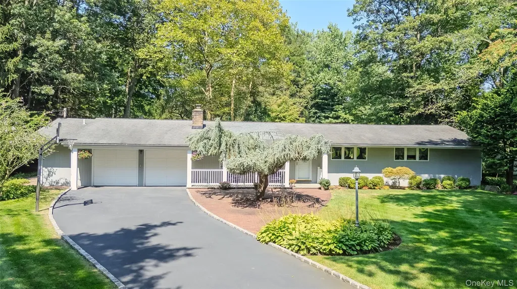 34 Cherry Lane E Syosset NY 11791