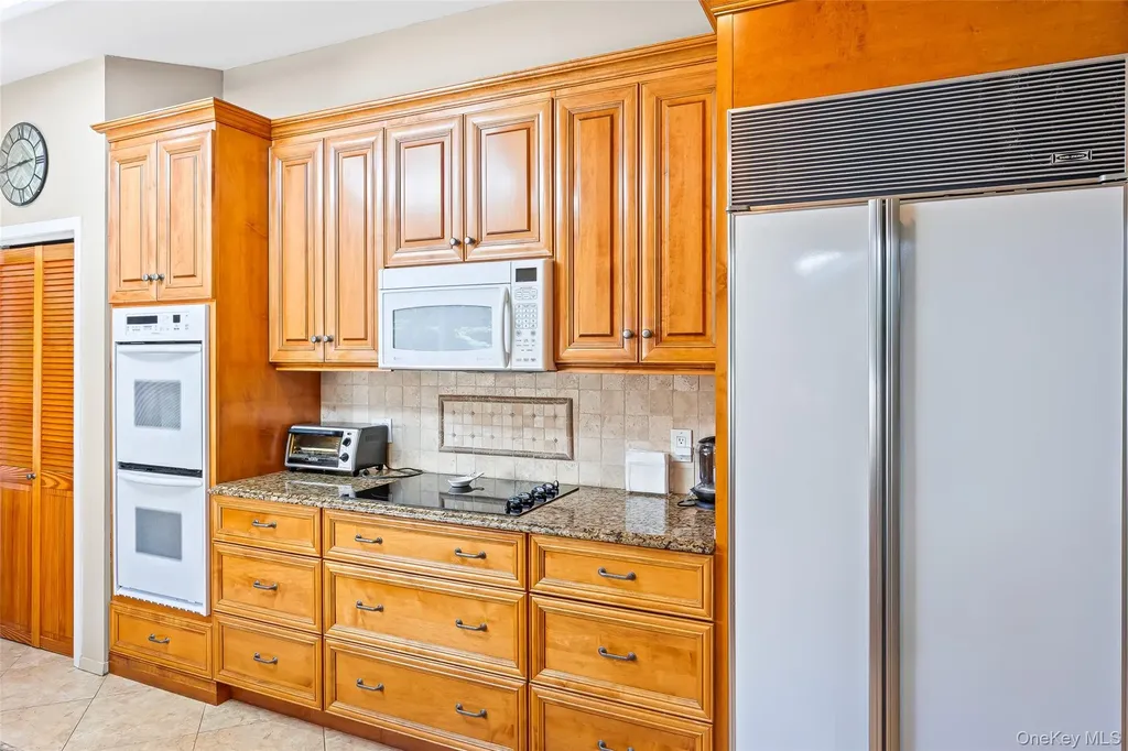 34 Cherry Lane E Syosset NY 11791