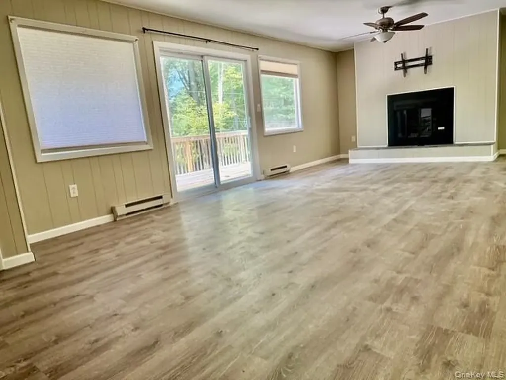 46 Sunset Circle Bloomingburg NY 12721