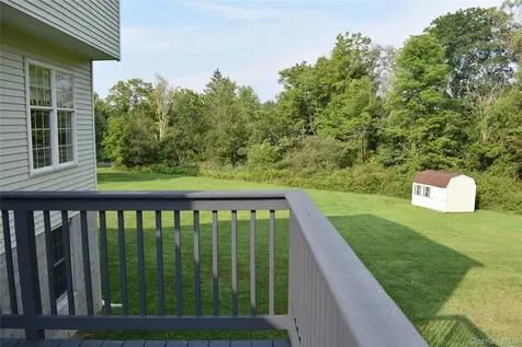 15 Wildflower Ridge Poughkeepsie NY 12603