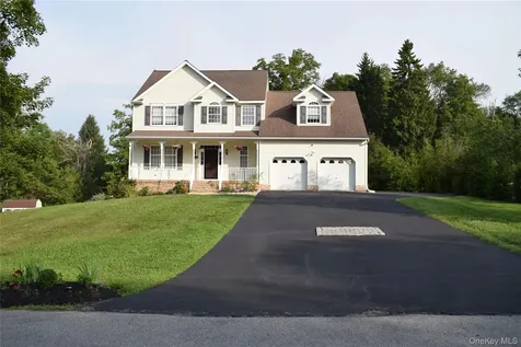 15 Wildflower Ridge Poughkeepsie NY 12603