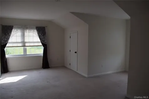 15 Wildflower Ridge Poughkeepsie NY 12603