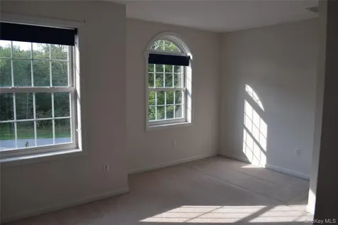 15 Wildflower Ridge Poughkeepsie NY 12603