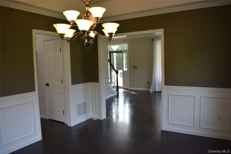 15 Wildflower Ridge Poughkeepsie NY 12603