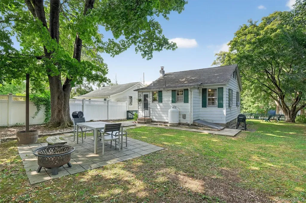 3 Aspen Road Mahopac NY 10541