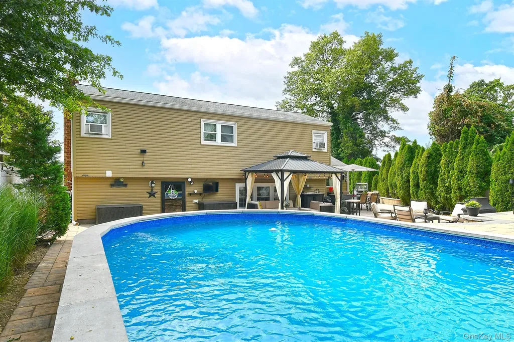 2280 Hynes Place Bellmore NY 11710