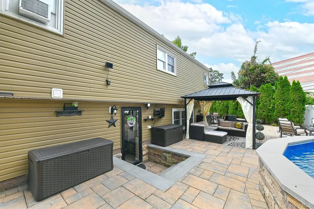 2280 Hynes Place Bellmore NY 11710