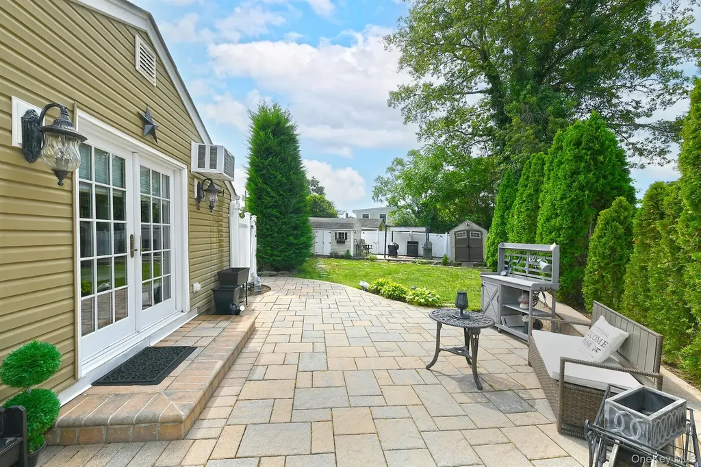2280 Hynes Place Bellmore NY 11710