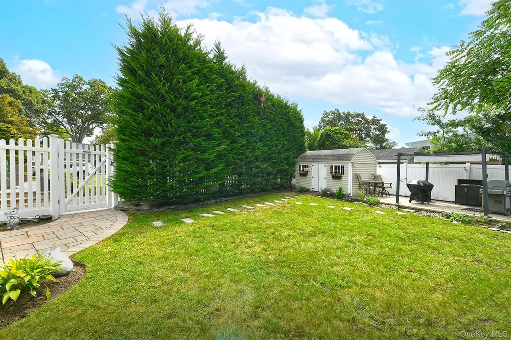 2280 Hynes Place Bellmore NY 11710