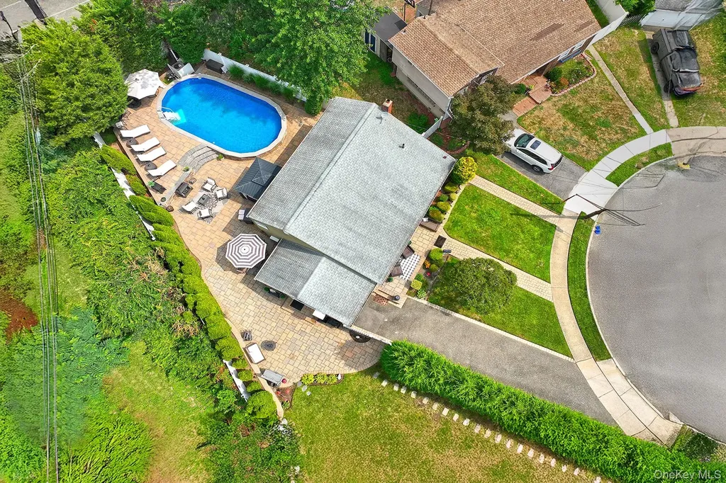 2280 Hynes Place Bellmore NY 11710