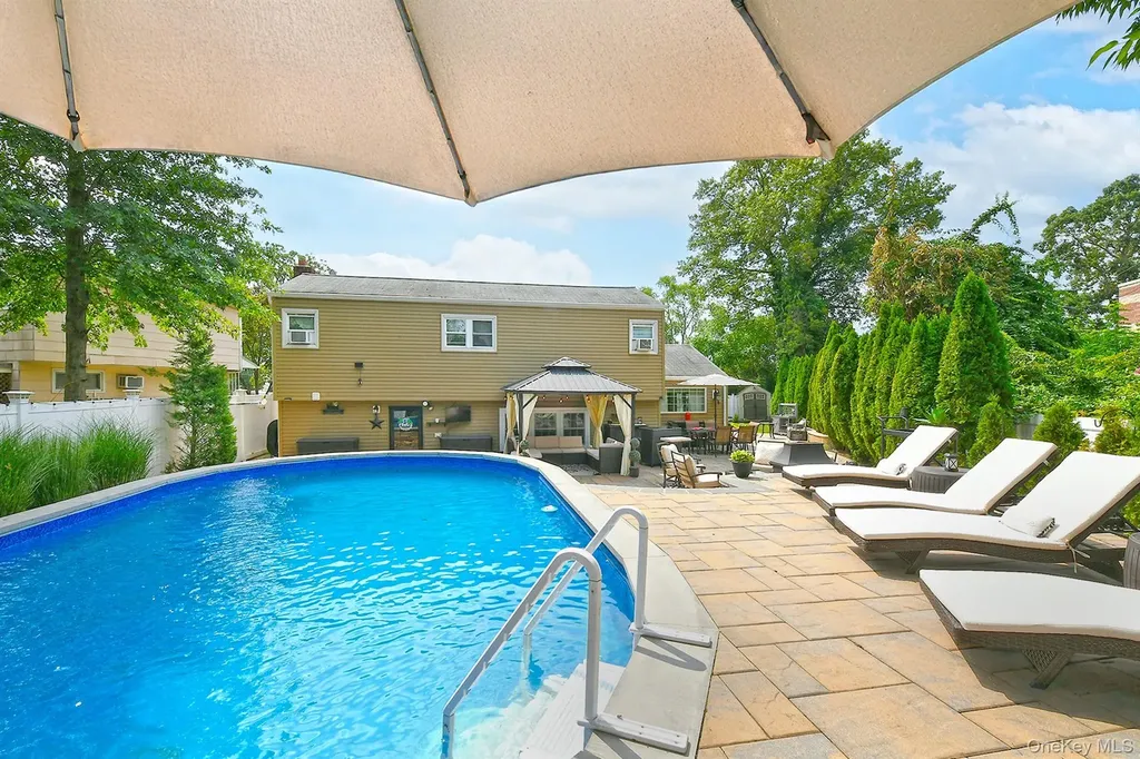 2280 Hynes Place Bellmore NY 11710