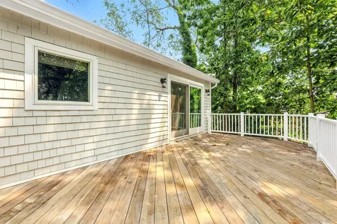24 Thorne Place Rye NY 10580