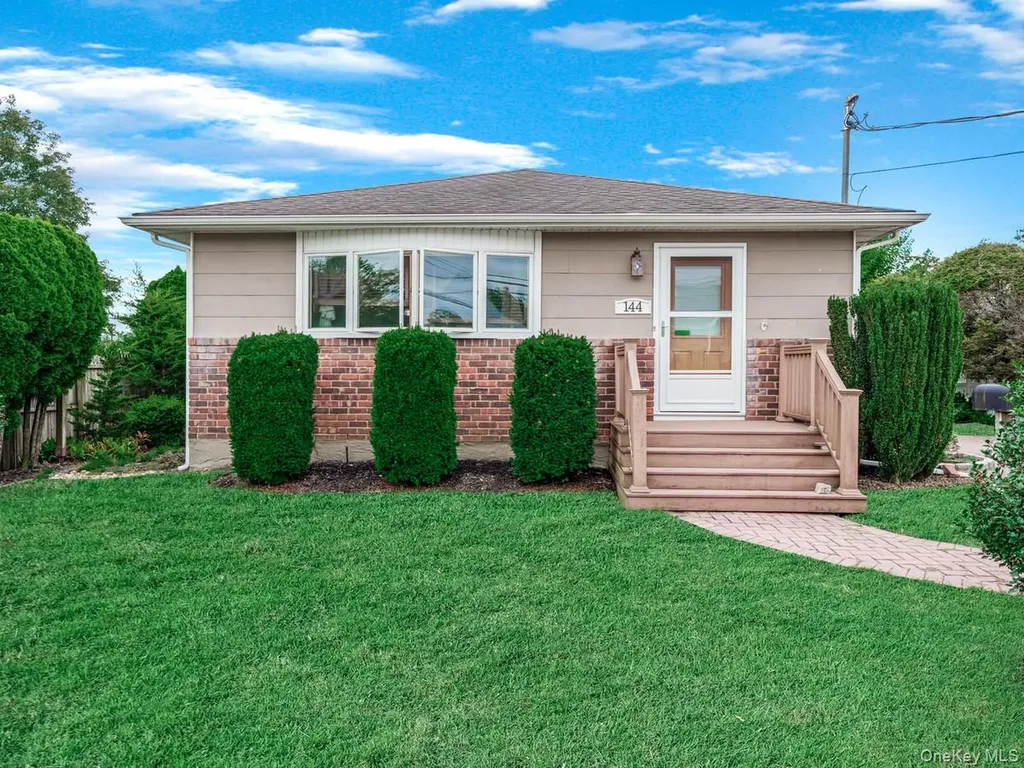 144 S 7th Street Bethpage NY 11714