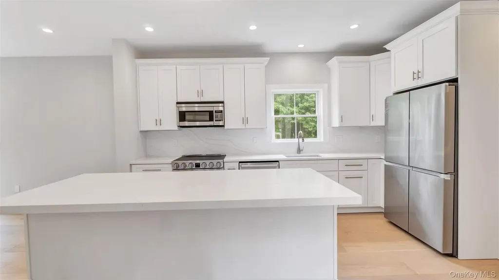 5B Fanning Avenue Hampton Bays NY 11946