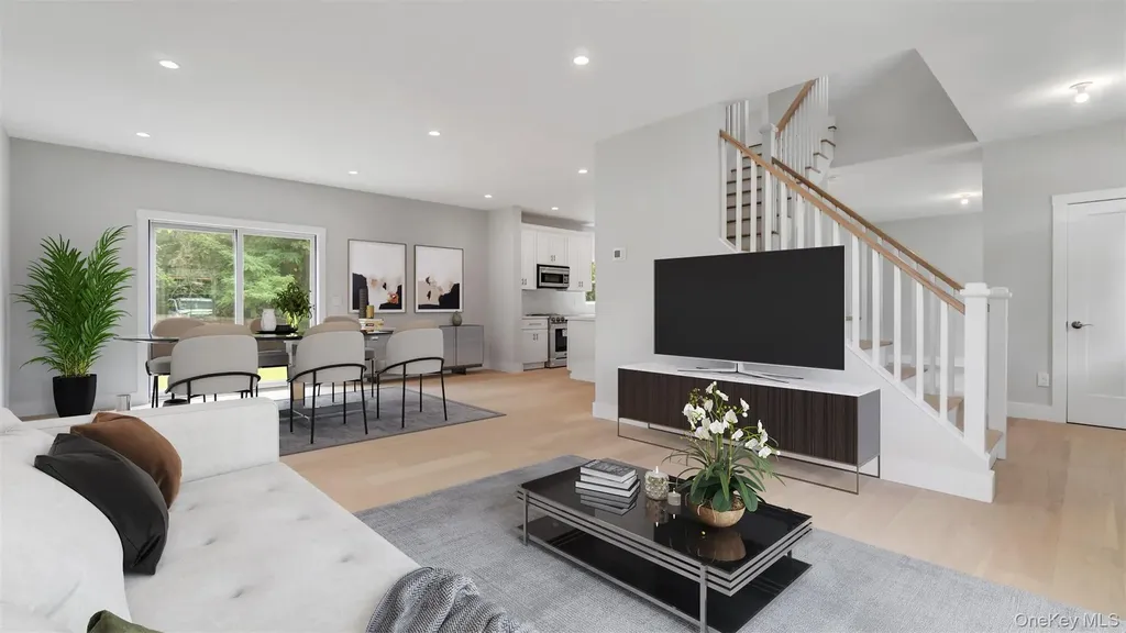 5B Fanning Avenue Hampton Bays NY 11946