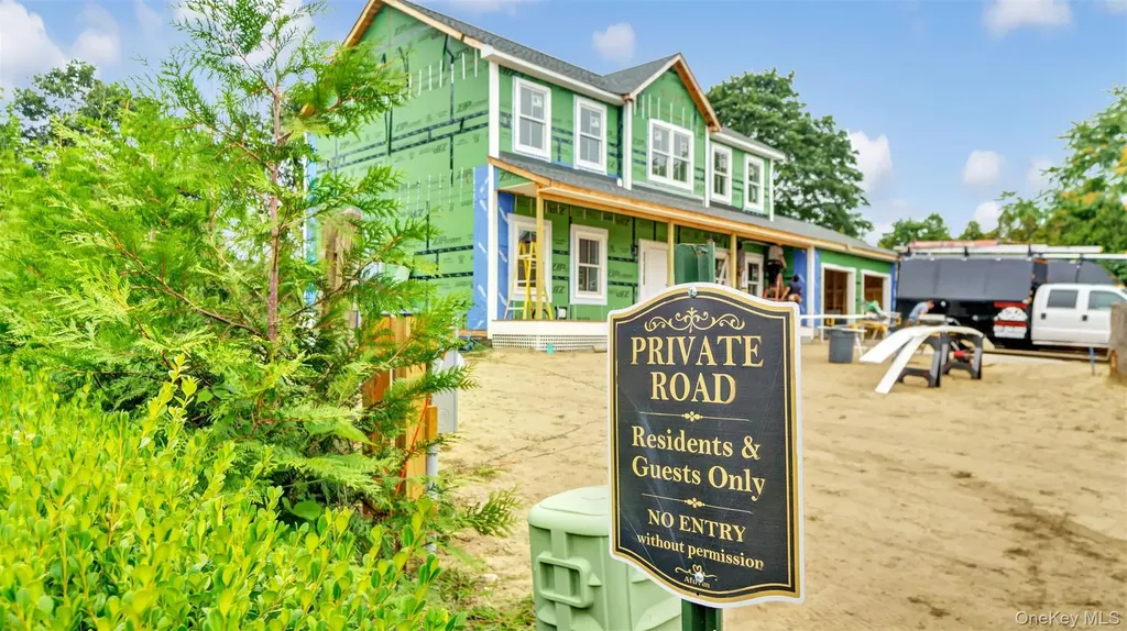 5B Fanning Avenue Hampton Bays NY 11946