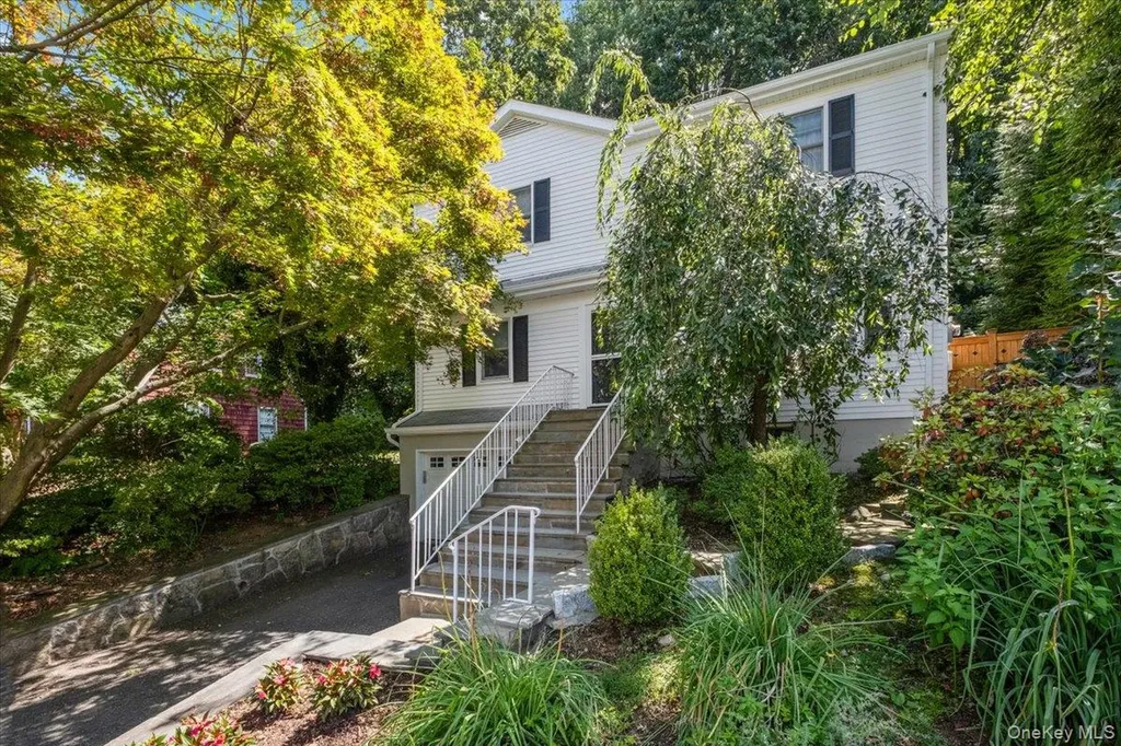 28 Parkway Circle Scarsdale NY 10583