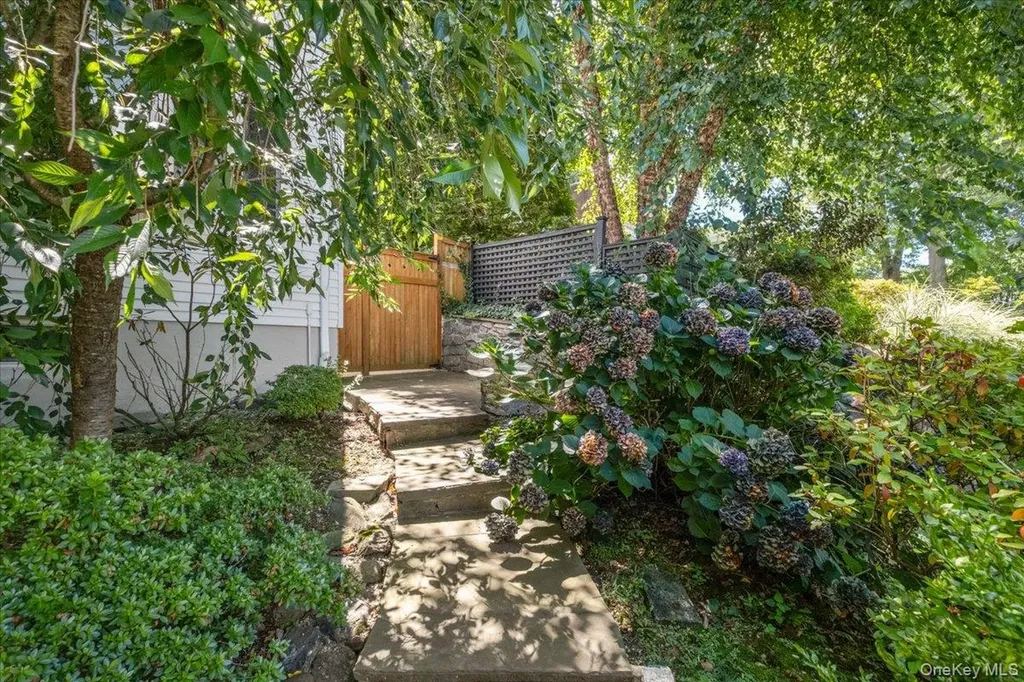 28 Parkway Circle Scarsdale NY 10583