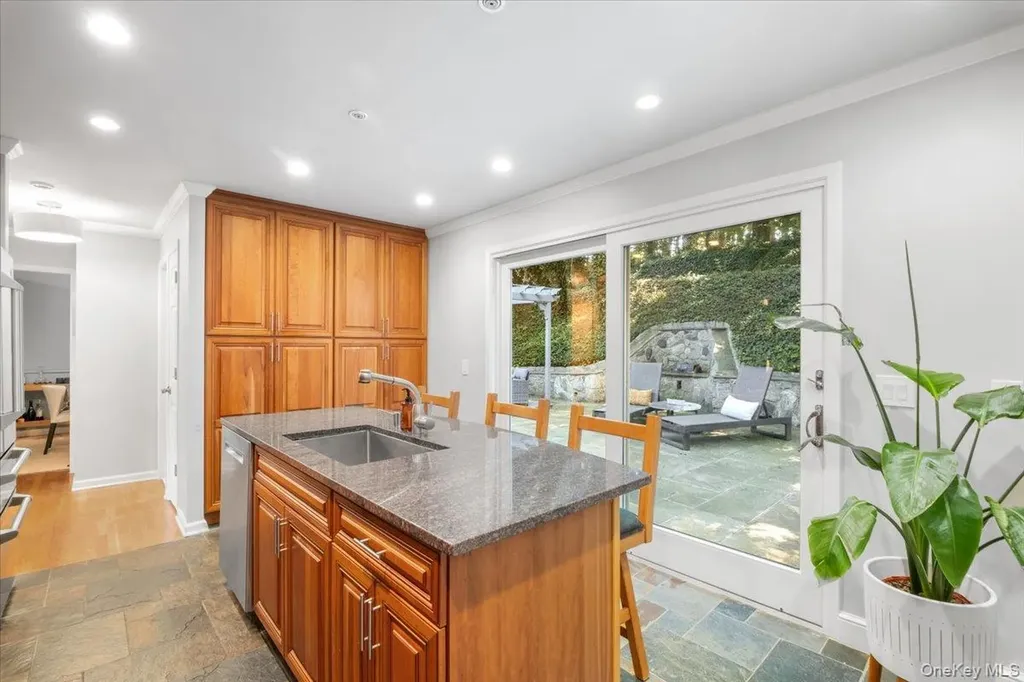 28 Parkway Circle Scarsdale NY 10583