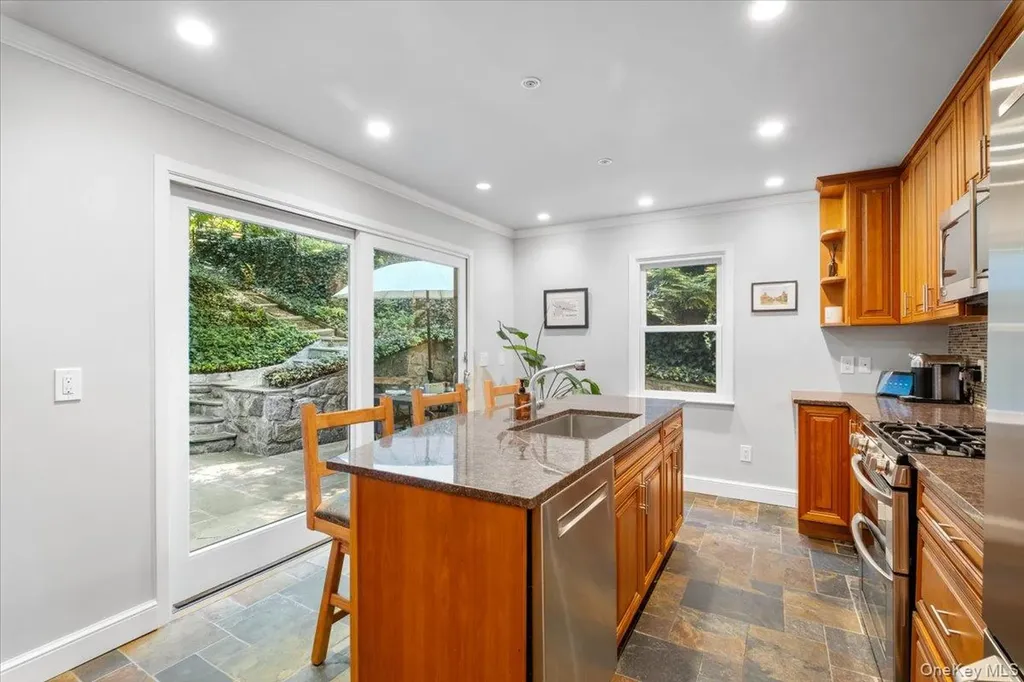 28 Parkway Circle Scarsdale NY 10583