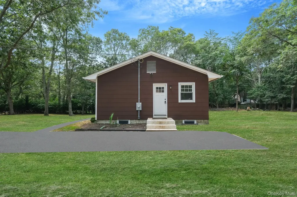 267 Accabonac Road East Hampton NY 11937