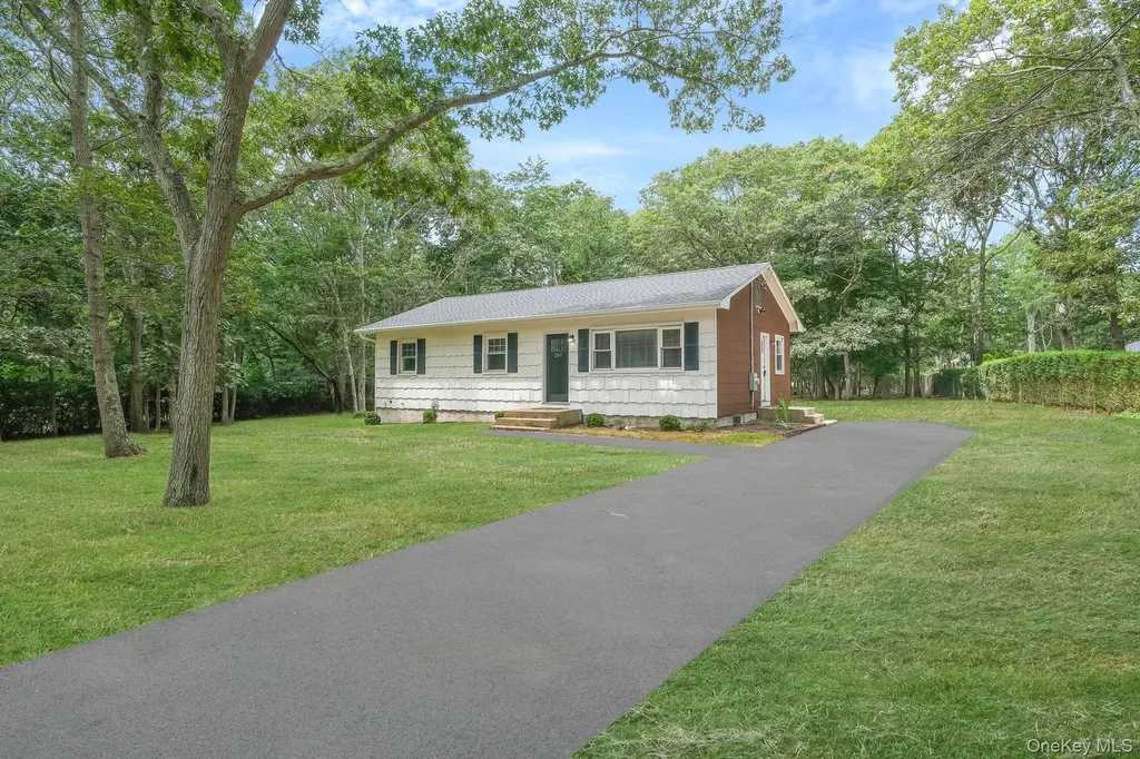 267 Accabonac Road East Hampton NY 11937