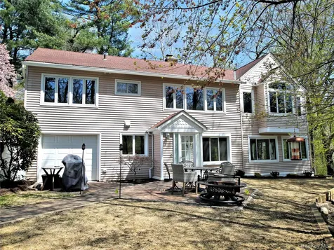 216 Woodhampton Drive White Plains NY 10603