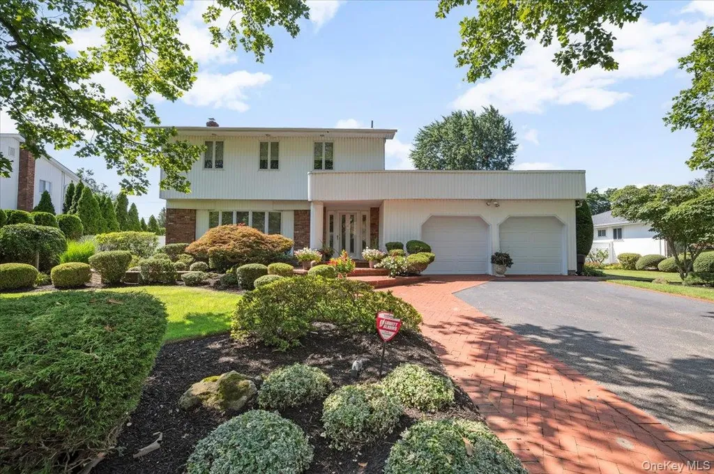 476 S Marginal Road Jericho NY 11753