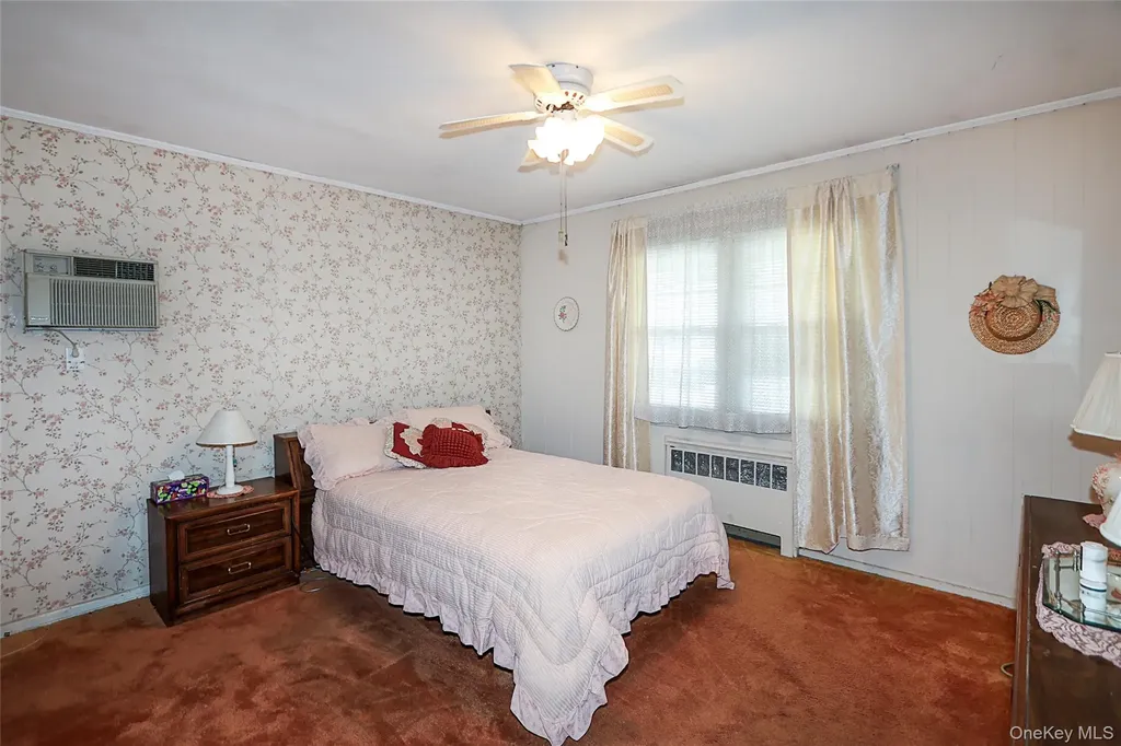 280 Sherbrooke Road Lindenhurst NY 11757