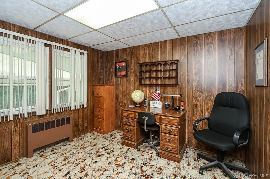 280 Sherbrooke Road Lindenhurst NY 11757