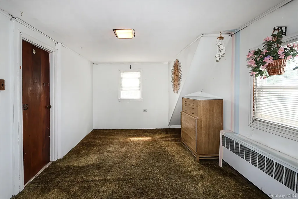 280 Sherbrooke Road Lindenhurst NY 11757