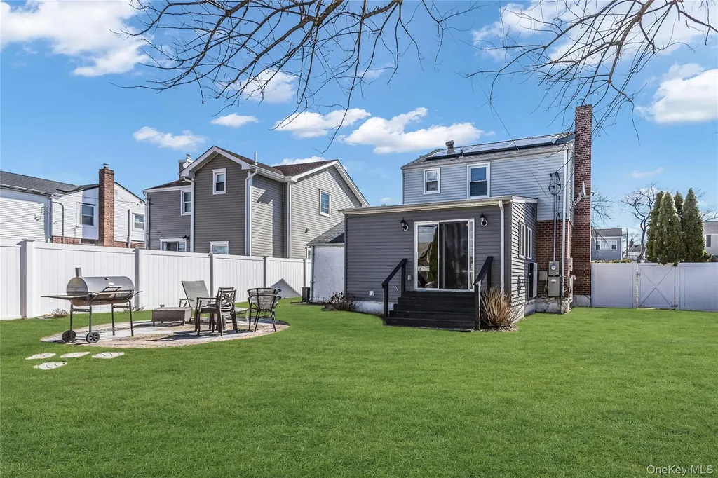 36 Amethyst Street Elmont NY 11003
