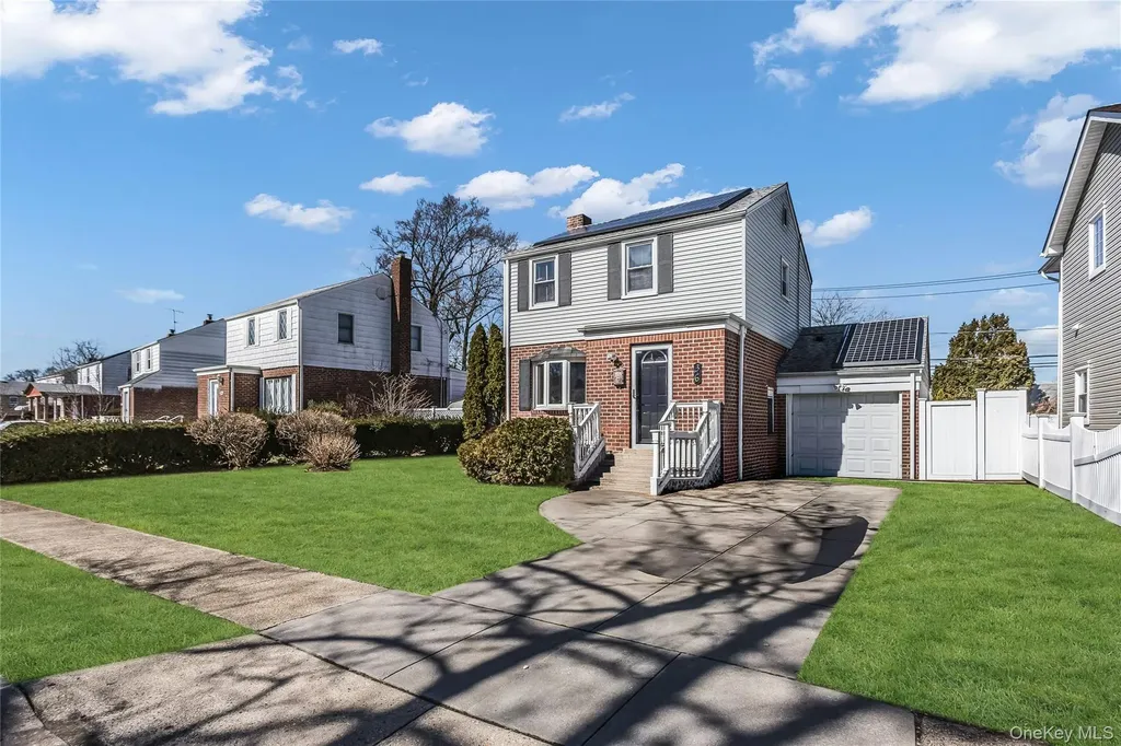 36 Amethyst Street Elmont NY 11003