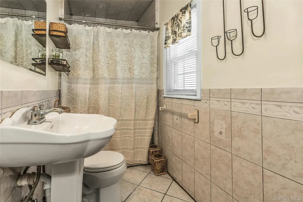36 Amethyst Street Elmont NY 11003