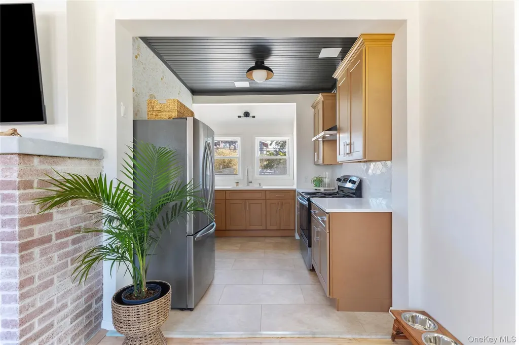 12 Surfview Walk Seaview NY 11770