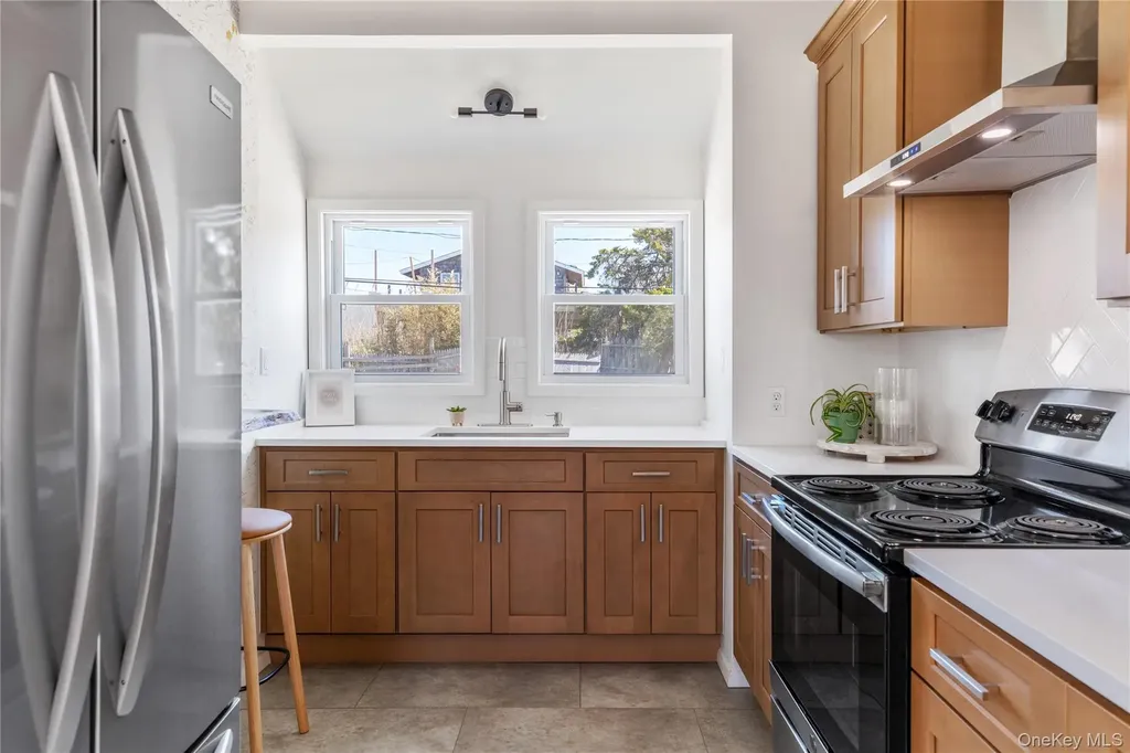 12 Surfview Walk Seaview NY 11770
