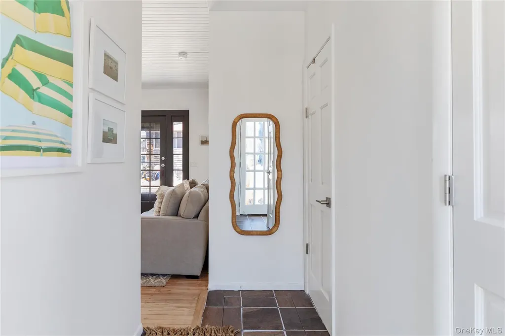 12 Surfview Walk Seaview NY 11770